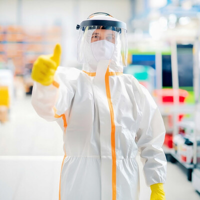 Bom preço Fato de Proteção Descartável com Etiqueta Amarela, Certificação CE e Punho Elástico para Uso Médico e Industrial on-line