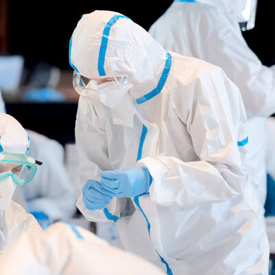 Bom preço Vestuário de proteção certificado tipo 4/5/6 com filme microporous respirável e fitas PE azuis selantes térmicamente on-line