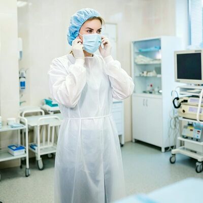 Good price 48gsm Fluid Resistant Isolation Gown - Breathable SMS Material & AAMI Level 2/3 Certified Disposable Medical Gown online